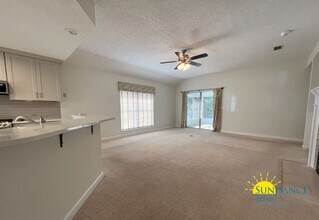 451 Forest Glen Pl in Mary Esther, FL - Foto de edificio - Building Photo