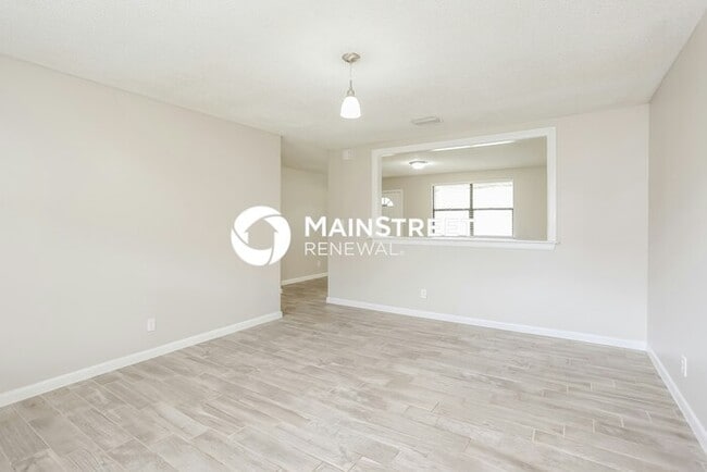 property at 6775 Rivercrest Dr