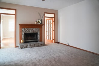 7309 W 154th Terrace in Overland Park, KS - Building Photo - Building Photo