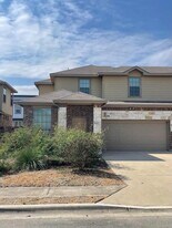 118 Creekside Villa Dr in Kyle, TX - Building Photo