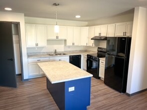 Main Street Apartments in Hayden, CO - Foto de edificio - Building Photo