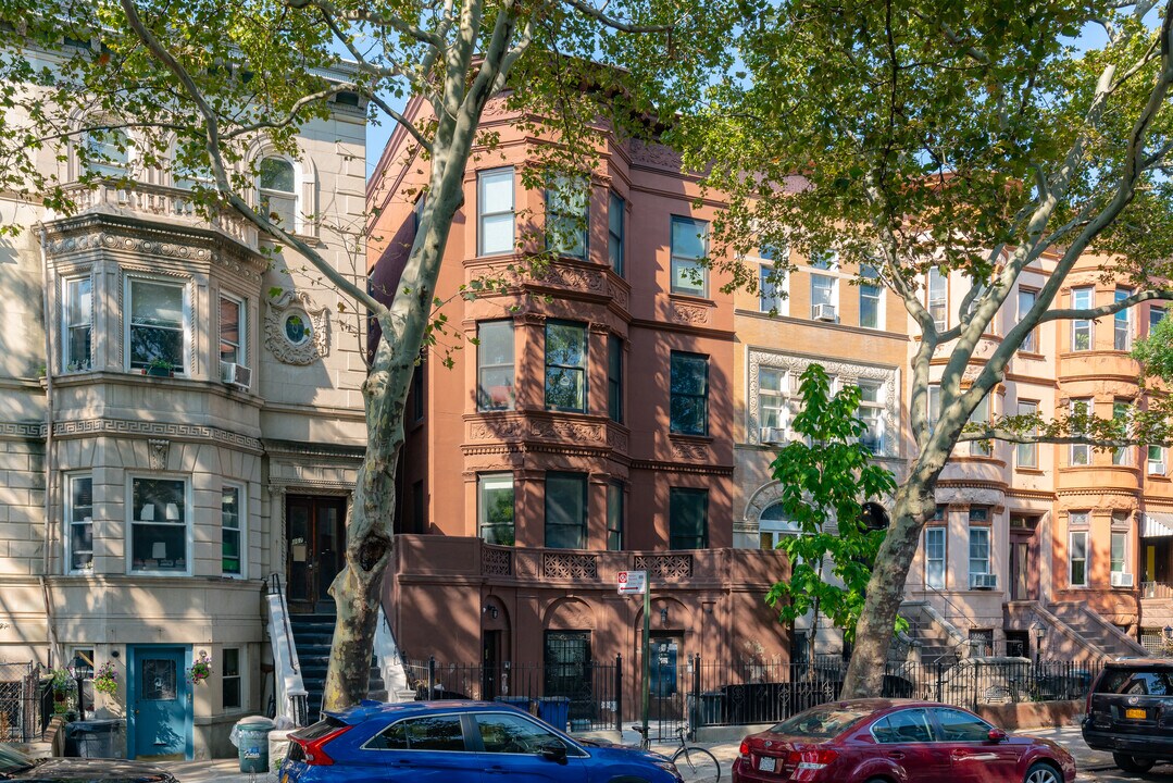 871 Park Pl in Brooklyn, NY - Building Photo