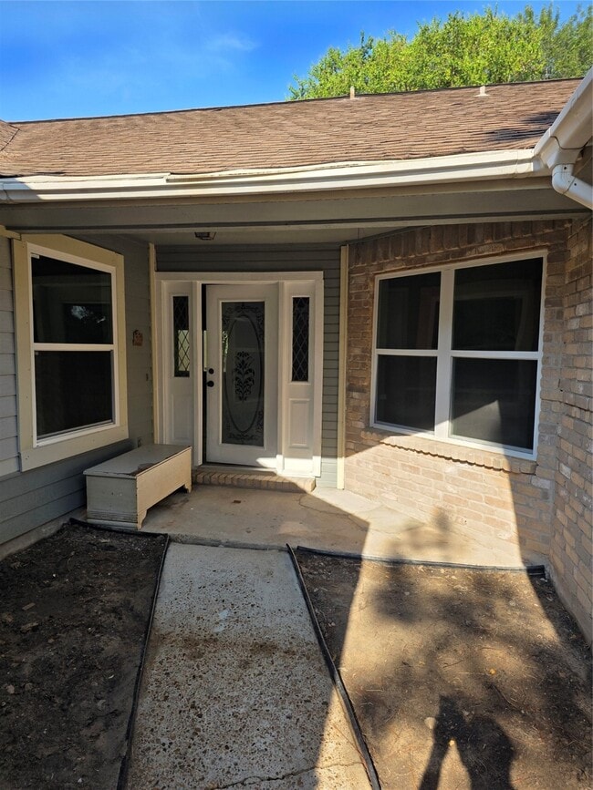 3214 S Briar Knoll Dr