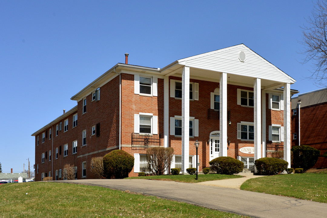 Colonial Arms in Springfield, OH - Building Photo