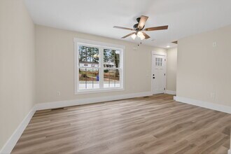 355 Beechwood Ln in Clinton, TN - Building Photo - Building Photo