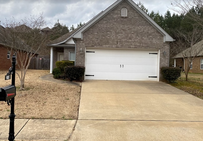 property at 250 Oxmoor Pl