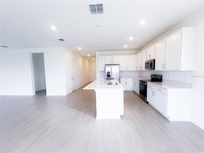 5430 Catmint Dr in Haines City, FL - Building Photo - Building Photo