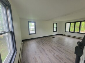 9 Jean St in Kittery, ME - Foto de edificio - Building Photo