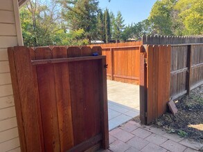 1842 Lynwood Dr, Unit 1842 Lynwood Dr. Unit A in Concord, CA - Foto de edificio - Building Photo