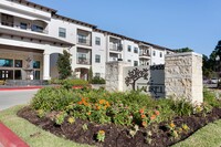 Laurel at Vintage Park Apartments in Tomball, TX - Foto de edificio - Building Photo