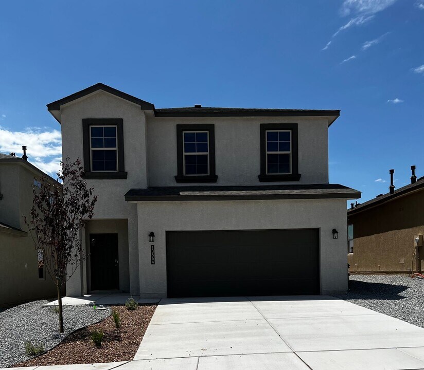 10664 Aspiration Ln SW in Albuquerque, NM - Building Photo