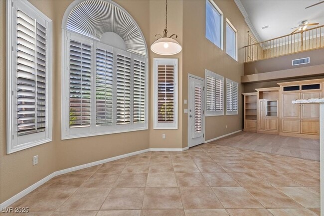 5863 Gushing Spring Ave in Las Vegas, NV - Foto de edificio - Building Photo