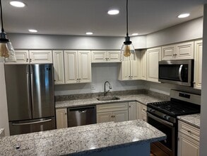 1230 Park Ave W in Highland Park, IL - Building Photo - Building Photo