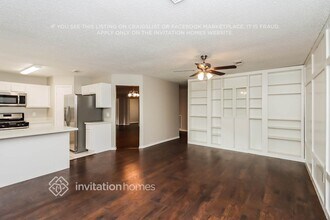 9327 Bayou Bluff Dr in Spring, TX - Foto de edificio - Building Photo