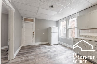 2132 W Iowa St, Unit 1F in Chicago, IL - Foto de edificio - Building Photo