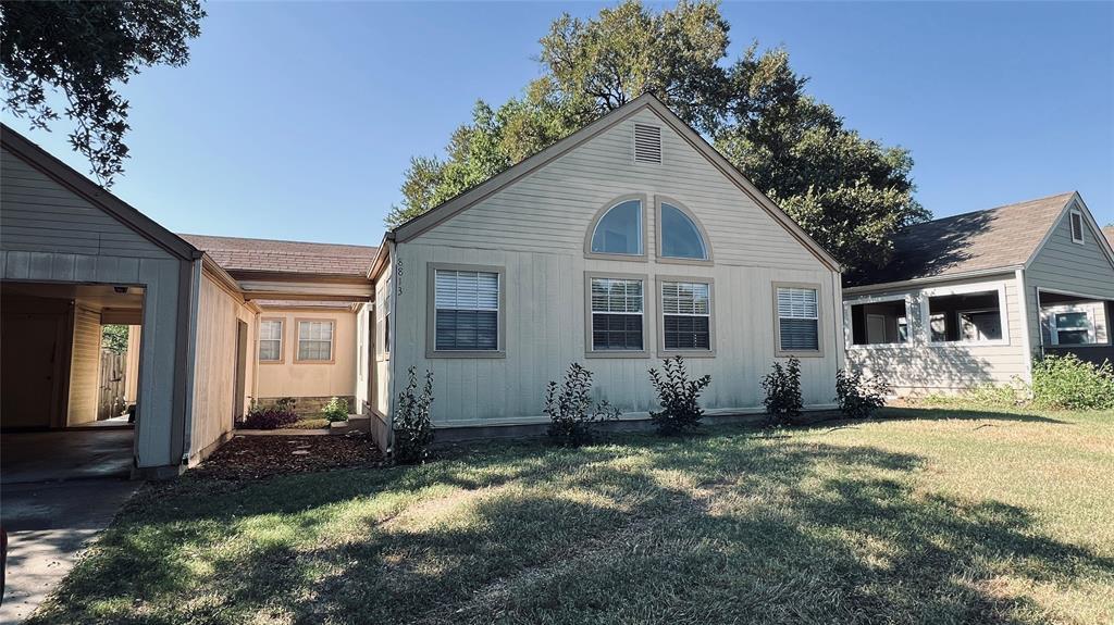 8813 Pineridge Dr in Austin, TX - Building Photo