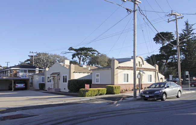 1281-1299 8th St in Monterey, CA - Foto de edificio - Building Photo