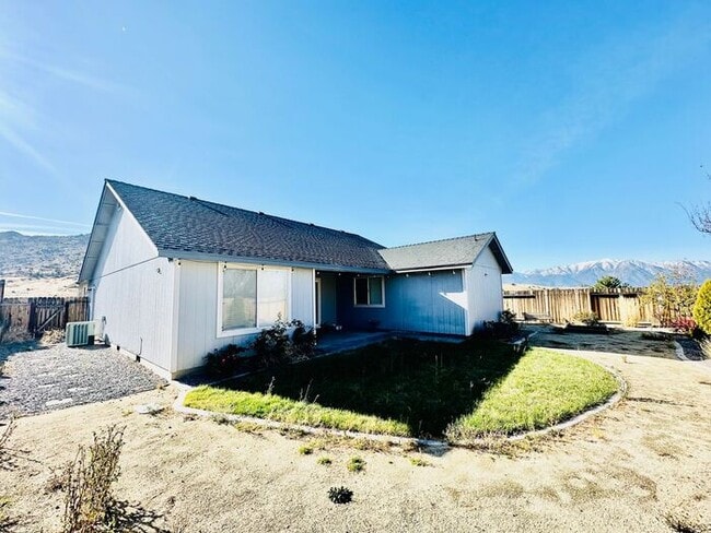 274 Mark St in Gardnerville, NV - Building Photo - Building Photo