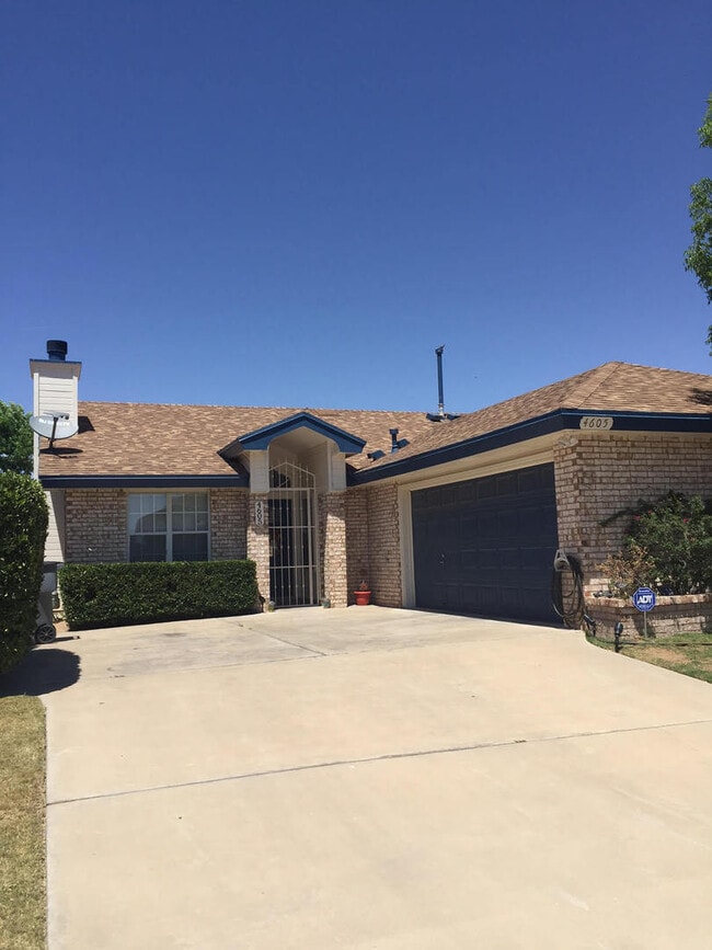 property at 4605 Loma De Plata Dr