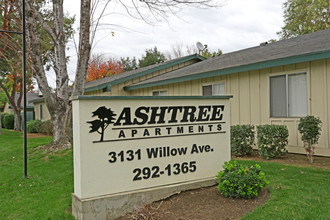 Ashtree Apartments in Clovis, CA - Building Photo - Building Photo