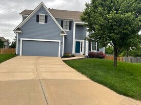 13846 W 154th Ter in Olathe, KS - Building Photo