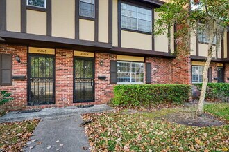 8204 Oxford Forest Dr in Jacksonville, FL - Building Photo - Building Photo