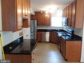 13717 Gullivers Trail in Bowie, MD - Building Photo - Building Photo