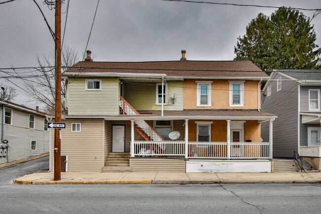 727 Front St in Catasauqua, PA - Building Photo - Building Photo