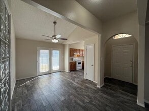 4320 Revolution Rd in Laredo, TX - Building Photo - Building Photo