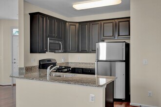 24606 Byrne Meadow Sq in Aldie, VA - Building Photo - Building Photo