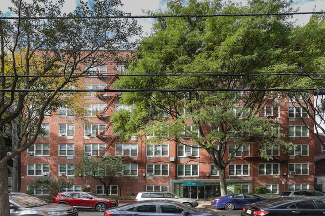 The Clifford House in Brooklyn, NY - Building Photo - Building Photo