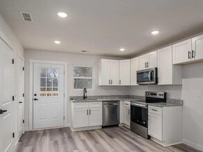 717 7th Ave SW in Hickory, NC - Building Photo - Building Photo