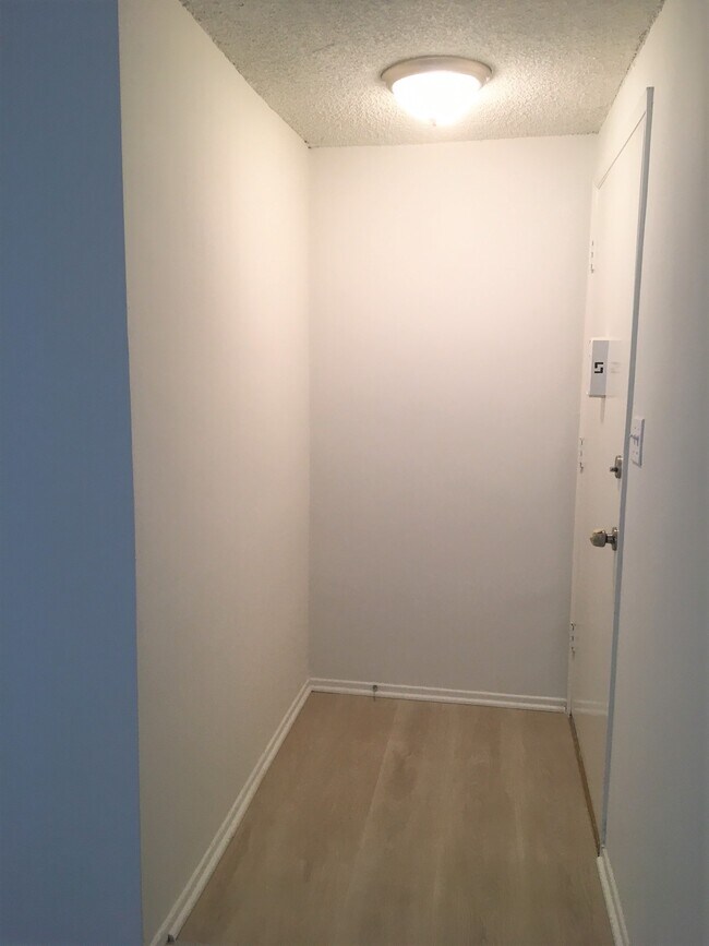 10931 Rose Ave in Los Angeles, CA - Building Photo - Building Photo