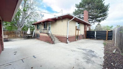 1125 Dayton St in Aurora, CO - Building Photo - Building Photo