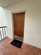 55 Ocean Ln Dr in Key Biscayne, FL - Building Photo - Building Photo