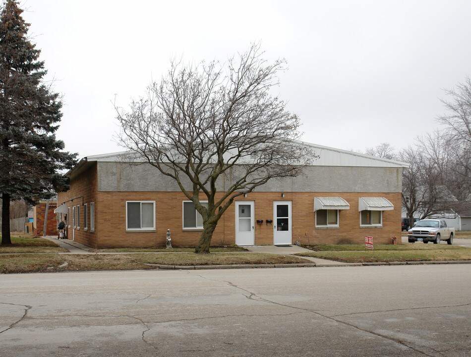 306 E Lincoln Way in Jefferson, IA - Building Photo