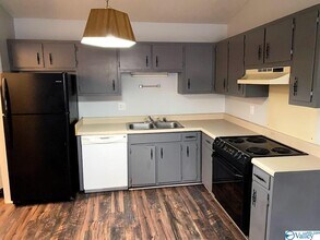 3703 Squaw Valley Dr SW-Unit -A in Huntsville, AL - Building Photo - Building Photo