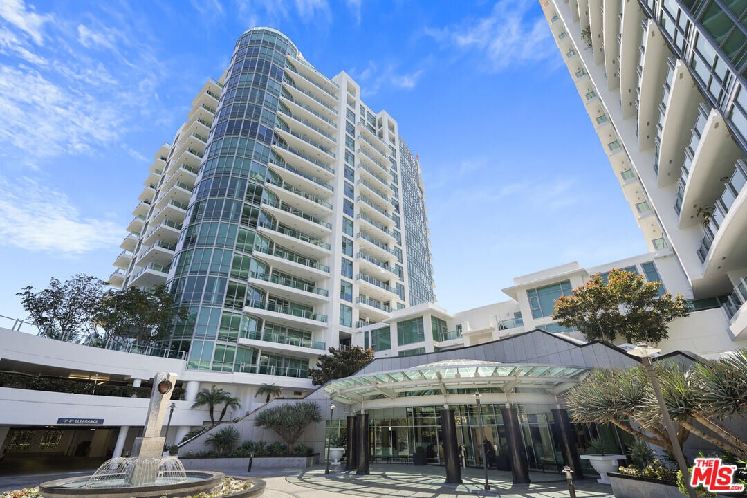 3141 Michelson Dr in Irvine, CA - Building Photo