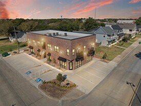 201 E 5th St, Unit 211 in Ferris, TX - Building Photo