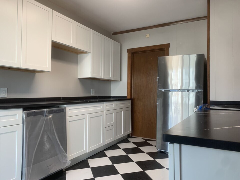 81-83-83 Litchfield St in Boston, MA - Building Photo