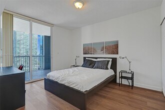 170 SE 14th St in Miami, FL - Building Photo - Building Photo