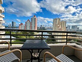 3300 NE 191st St in Aventura, FL - Building Photo