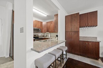 9850 Pagewood Ln in Houston, TX - Foto de edificio - Building Photo