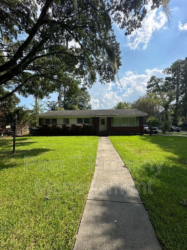 201 Kensington Dr in Savannah, GA - Foto de edificio - Building Photo