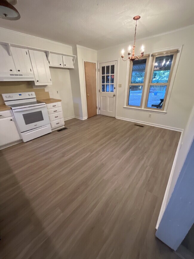 317 Lakeside Dr in Kernersville, NC - Building Photo - Building Photo