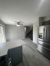 9911 Parkview Ave in Kansas City, KS - Building Photo - Building Photo