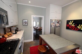 1036 Keniston Ave in Los Angeles, CA - Building Photo - Building Photo