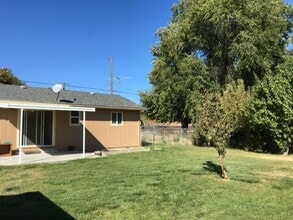 1182 S 10th St E in Mountain Home, ID - Building Photo - Building Photo