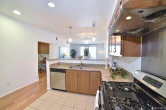 1388 Broadway in Millbrae, CA - Building Photo - Building Photo