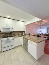 2081 S Ocean Dr in Hallandale Beach, FL - Foto de edificio - Building Photo